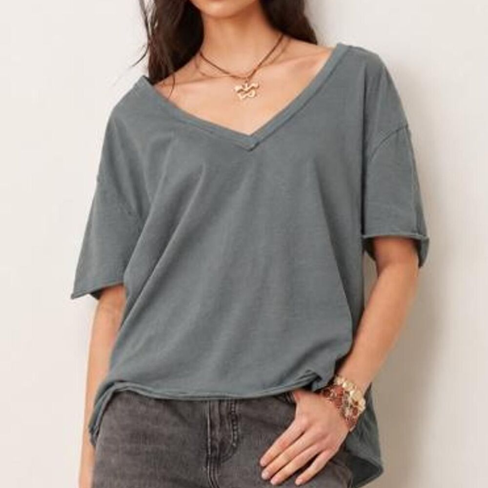 Free People We The Free V-Neck Tee — Sage Green